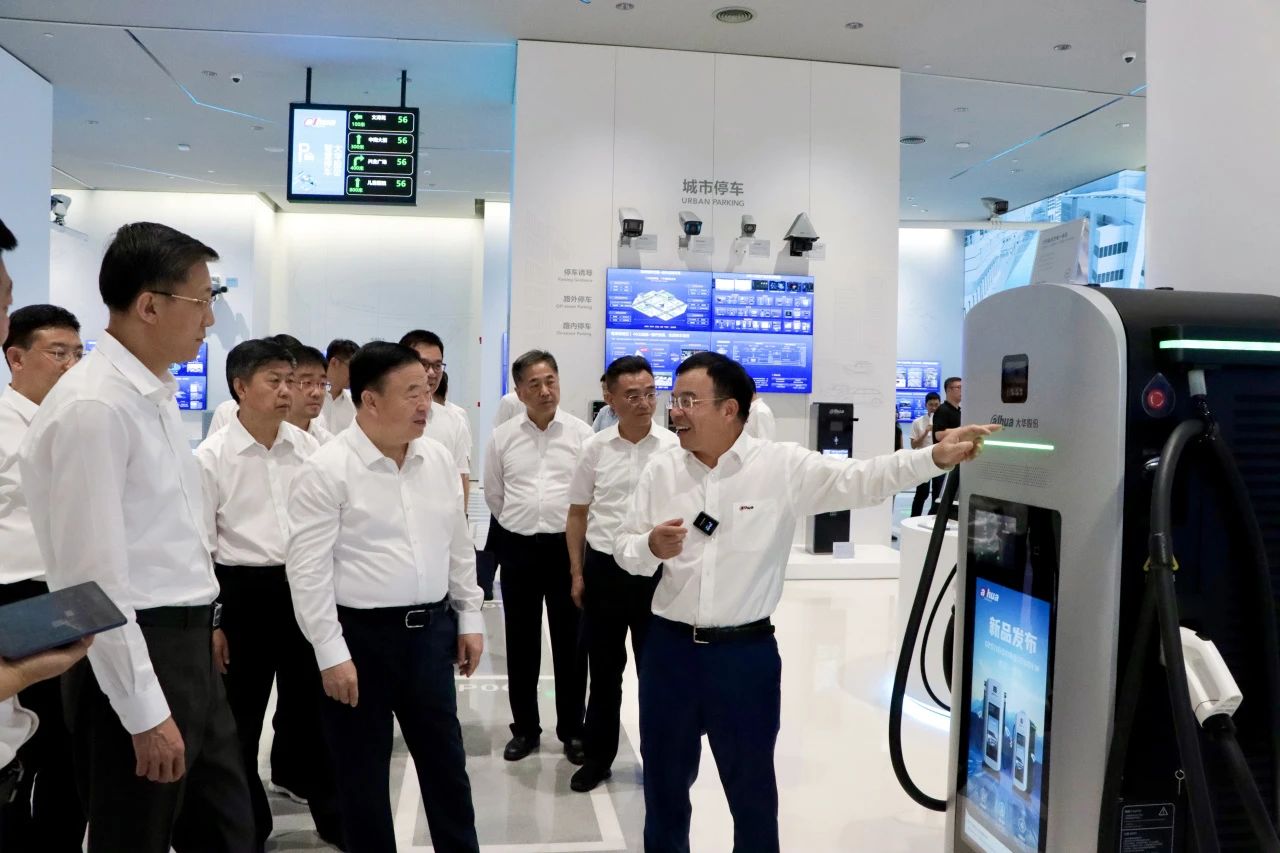 吉林省委常委、长春市委书记张恩惠带队莅临老版新葡萄8883官网下载考察调研